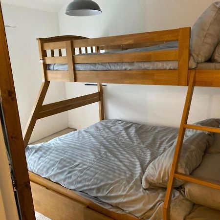 2-Bed Cottage In In Welsh Valley Nr Суонзи Екстериор снимка