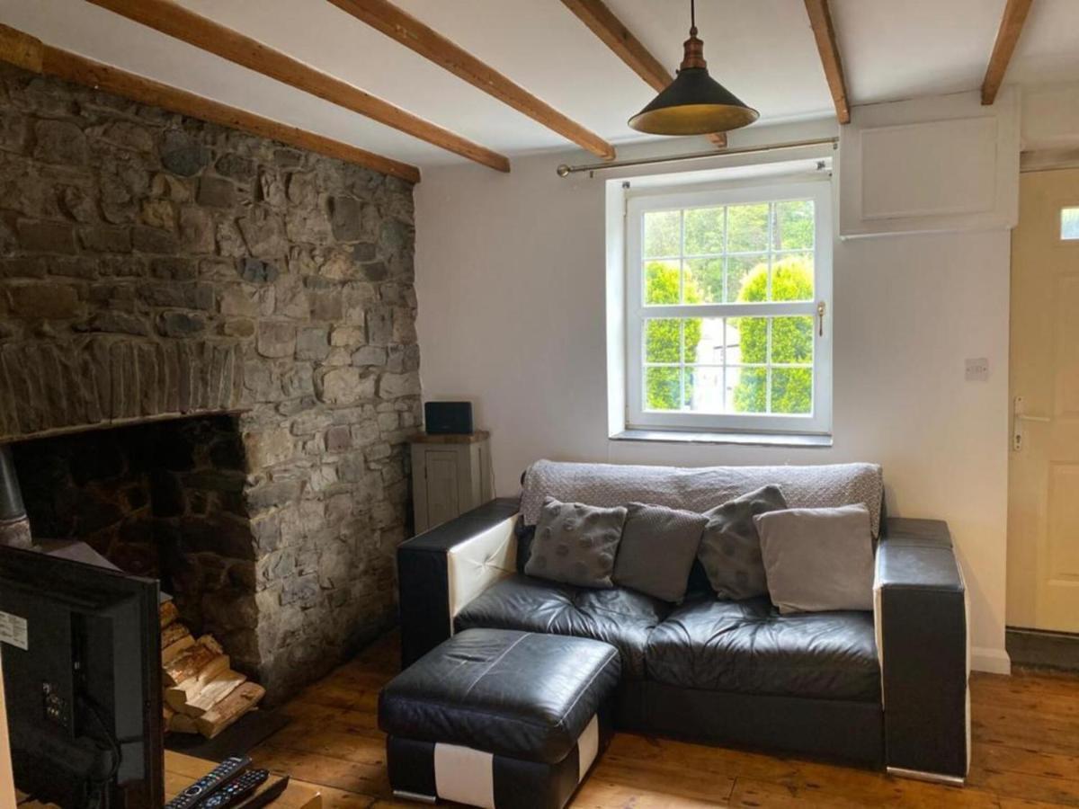 2-Bed Cottage In In Welsh Valley Nr Суонзи Екстериор снимка